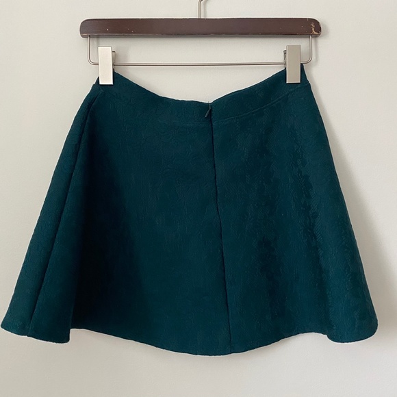 3/$25 Forever 21 Green Floral Mini A-line Skirt - Picture 4 of 4